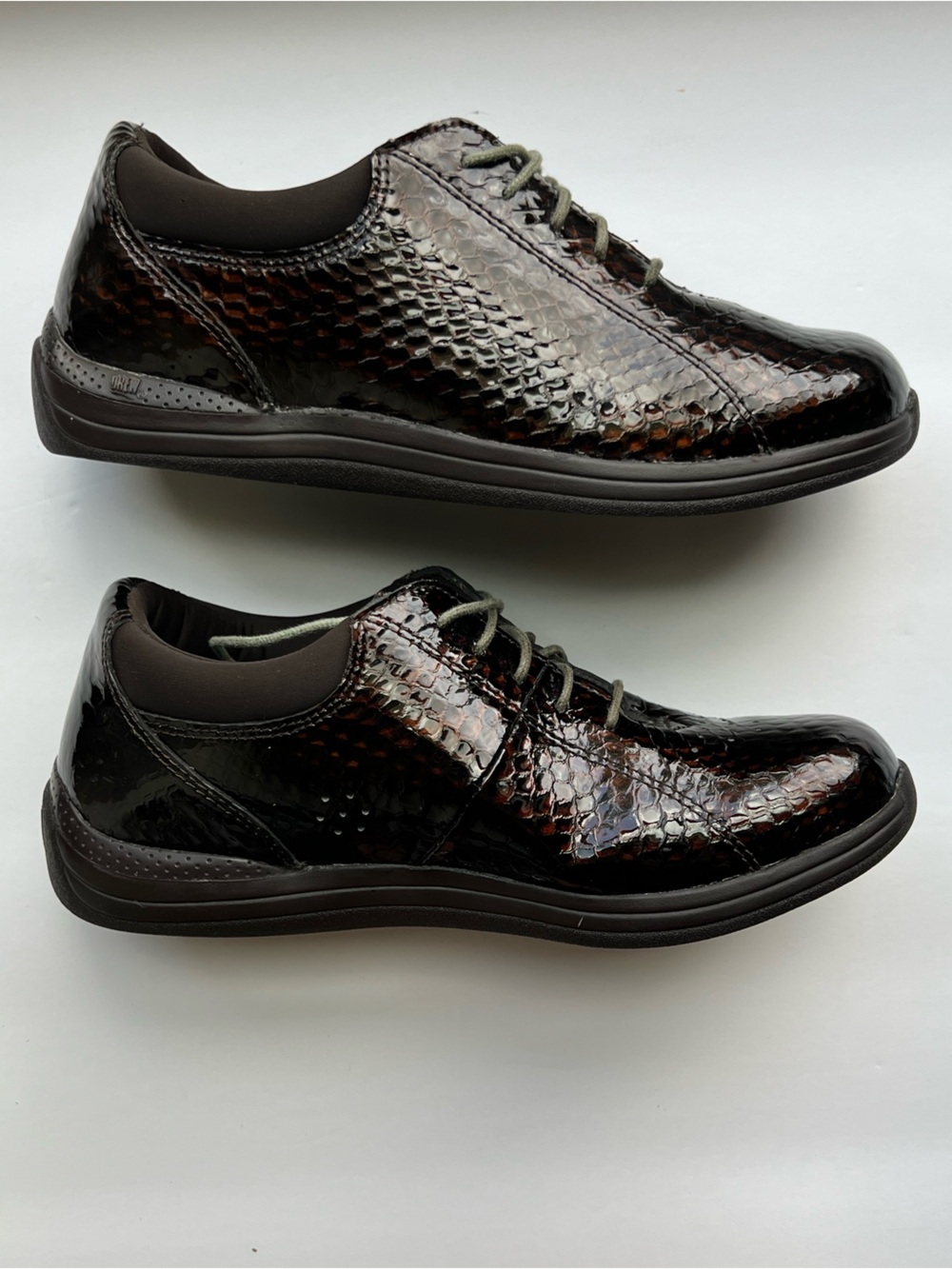 Drew Tulip Sneaker Brown
Snakeskin Lace Up Shoe Women 7.5 Orthopedic Comfort